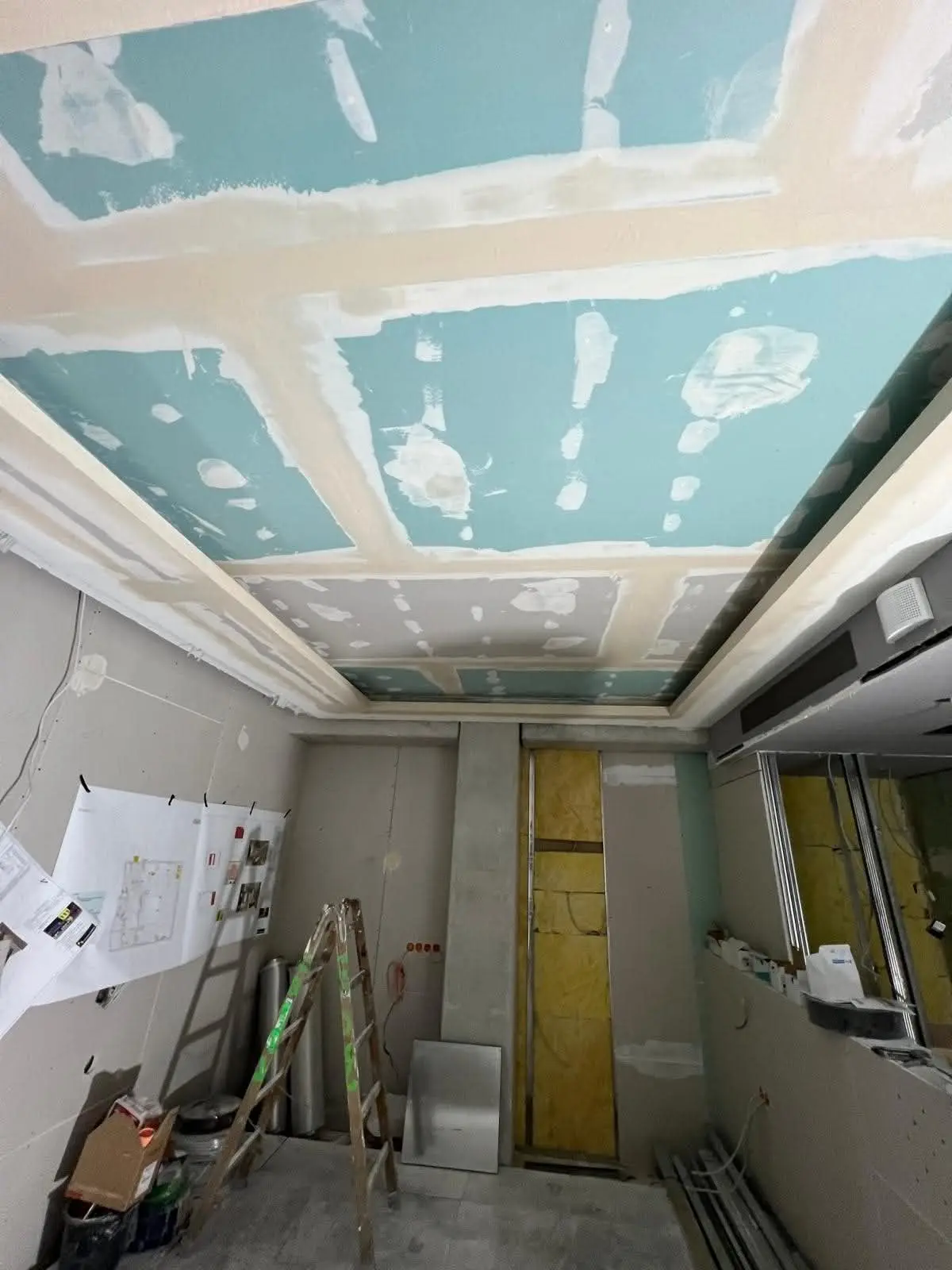 Verspachtelte Trockenbau-Decke mit Schall- und Brandschutzplatten – Oberschleißheim